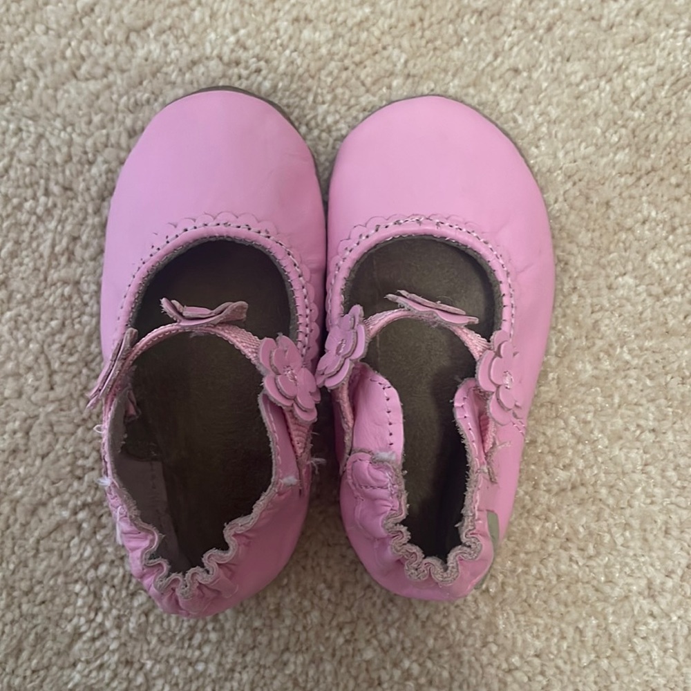 Adorable pink Robeez 12-18 months